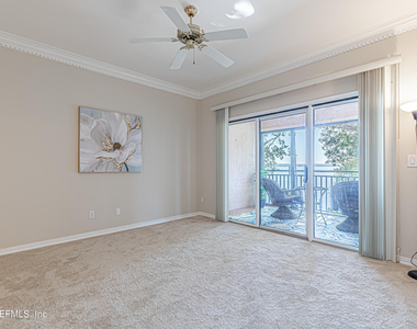 2099 Winterbourne Drive W - Photo Thumbnail 45