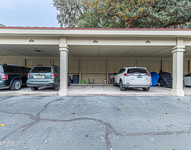 2099 Winterbourne Drive W - Photo Thumbnail 25