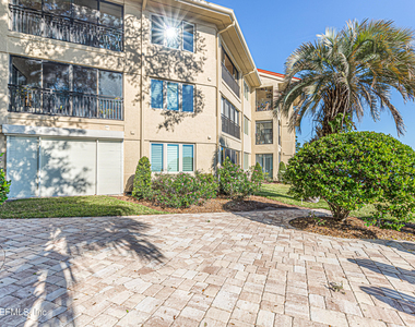 2099 Winterbourne Drive W - Photo Thumbnail 65