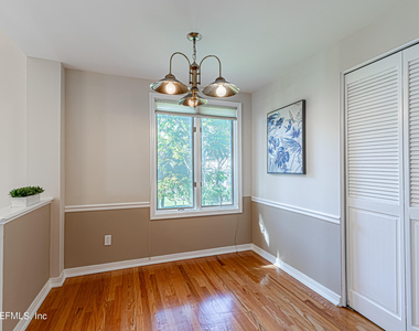 2099 Winterbourne Drive W - Photo Thumbnail 39