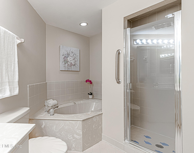 2099 Winterbourne Drive W - Photo Thumbnail 52