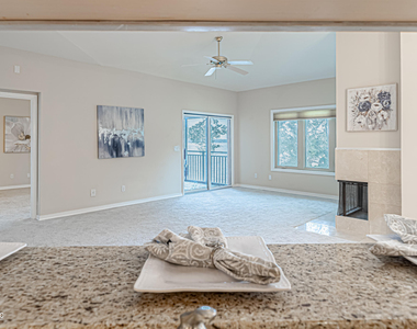 2099 Winterbourne Drive W - Photo Thumbnail 15
