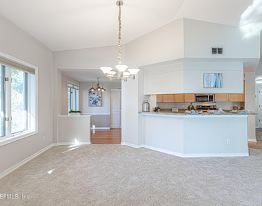 2099 Winterbourne Drive W - Photo Thumbnail 37