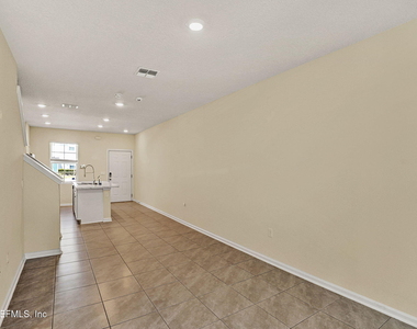 197 Whispering Brook Drive - Photo Thumbnail 8