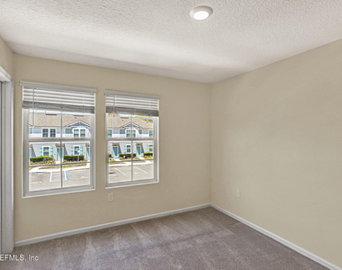 197 Whispering Brook Drive - Photo Thumbnail 15