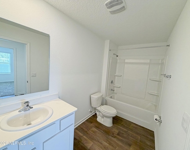 462 Ardila Circle - Photo Thumbnail 11
