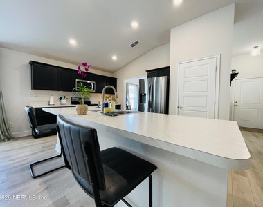 7865 Wyoming Street - Photo Thumbnail 12