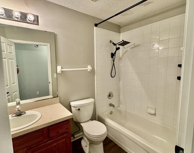 12295 Sumter Square Drive E - Photo Thumbnail 9