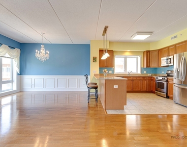 799 Graceland Avenue - Photo Thumbnail 7