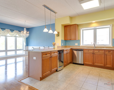799 Graceland Avenue - Photo Thumbnail 8