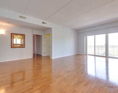 799 Graceland Avenue - Photo Thumbnail 3