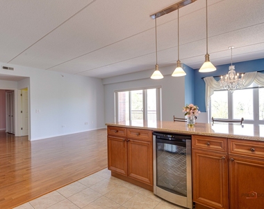 799 Graceland Avenue - Photo Thumbnail 10