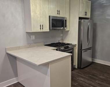 831 S Western Avenue - Photo Thumbnail 2