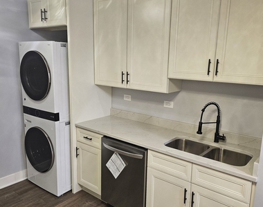 831 S Western Avenue - Photo Thumbnail 6