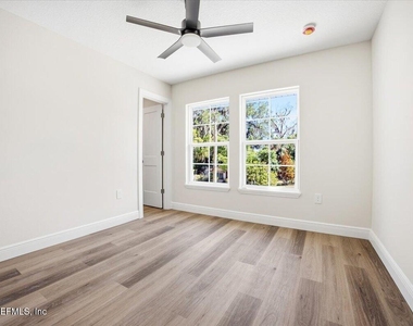 206 W Fox Street - Photo Thumbnail 18