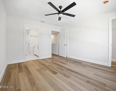 206 W Fox Street - Photo Thumbnail 14
