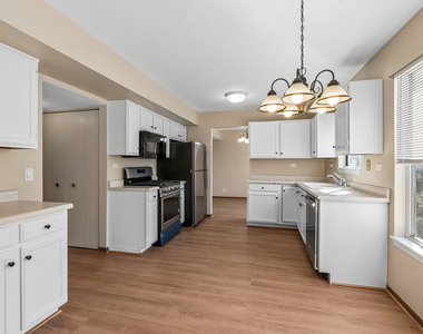 1317 Spalding Drive - Photo Thumbnail 5
