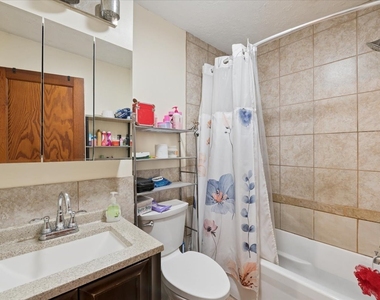 362 Evans Avenue - Photo Thumbnail 15