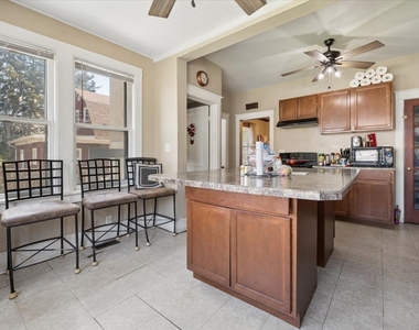 362 Evans Avenue - Photo Thumbnail 10