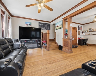 362 Evans Avenue - Photo Thumbnail 3