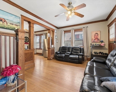 362 Evans Avenue - Photo Thumbnail 4