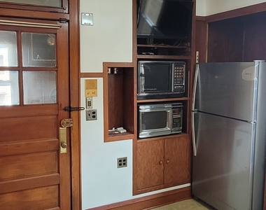 5228 W Hutchinson Street - Photo Thumbnail 11