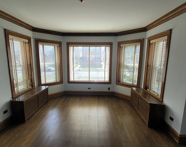 5228 W Hutchinson Street - Photo Thumbnail 5