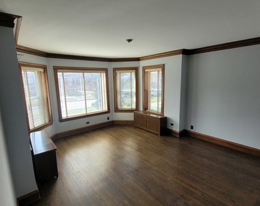 5228 W Hutchinson Street - Photo Thumbnail 4