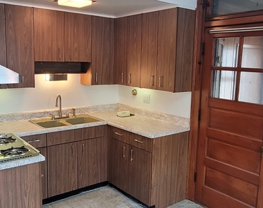 5228 W Hutchinson Street - Photo Thumbnail 10