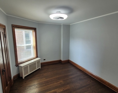 5228 W Hutchinson Street - Photo Thumbnail 3