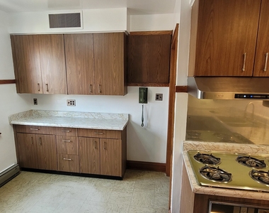 5228 W Hutchinson Street - Photo Thumbnail 12