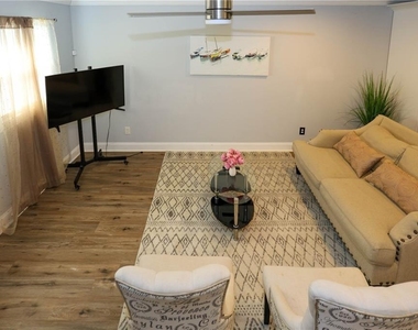 1809 Vesta Avenue - Photo Thumbnail 17
