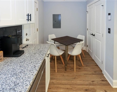 1809 Vesta Avenue - Photo Thumbnail 6