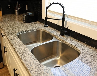 1809 Vesta Avenue - Photo Thumbnail 8