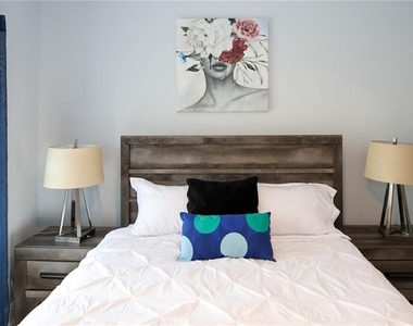 1809 Vesta Avenue - Photo Thumbnail 10