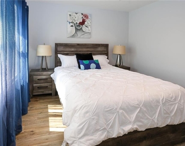 1809 Vesta Avenue - Photo Thumbnail 11
