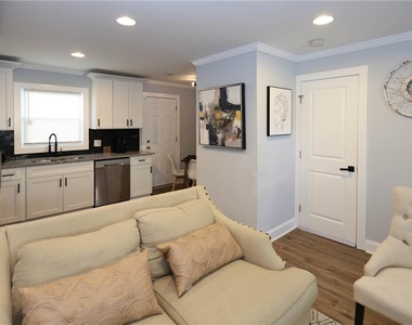 1809 Vesta Avenue - Photo Thumbnail 3