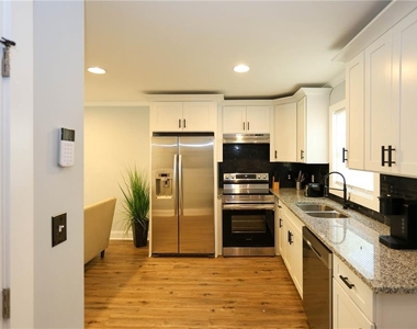 1809 Vesta Avenue - Photo Thumbnail 18