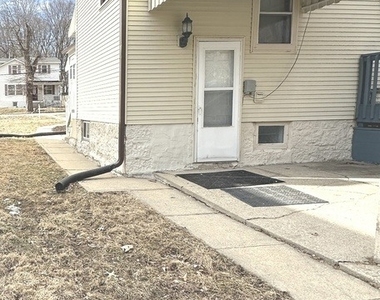408 S Gardiner Avenue - Photo Thumbnail 23