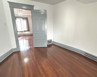 408 S Gardiner Avenue - Photo Thumbnail 19