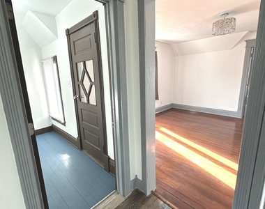 408 S Gardiner Avenue - Photo Thumbnail 8