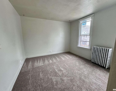 1622 Washington Street - Photo Thumbnail 2
