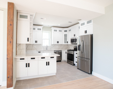 4730 W Grace Street - Photo Thumbnail 6