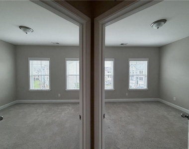 132 Boxcar Way - Photo Thumbnail 32