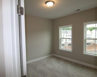 132 Boxcar Way - Photo Thumbnail 3