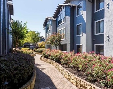 6873 Peachtree Dunwoody Road - Photo Thumbnail 25
