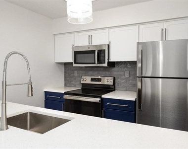 6873 Peachtree Dunwoody Road - Photo Thumbnail 2