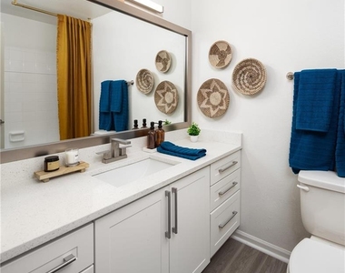 6873 Peachtree Dunwoody Road - Photo Thumbnail 12