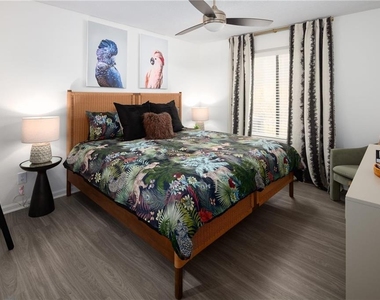 6873 Peachtree Dunwoody Road - Photo Thumbnail 10