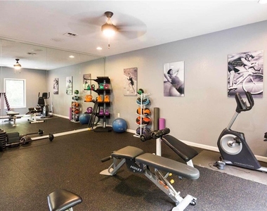 6873 Peachtree Dunwoody Road - Photo Thumbnail 16